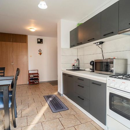 Rustic & Spacious 3Br Apartment Bukarest Exteriör bild