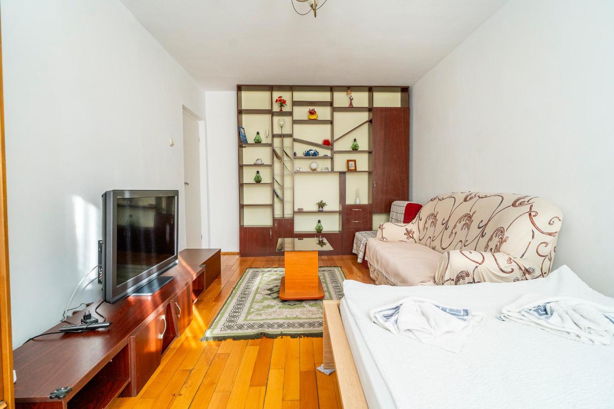 Rustic & Spacious 3Br Apartment Bukarest Exteriör bild