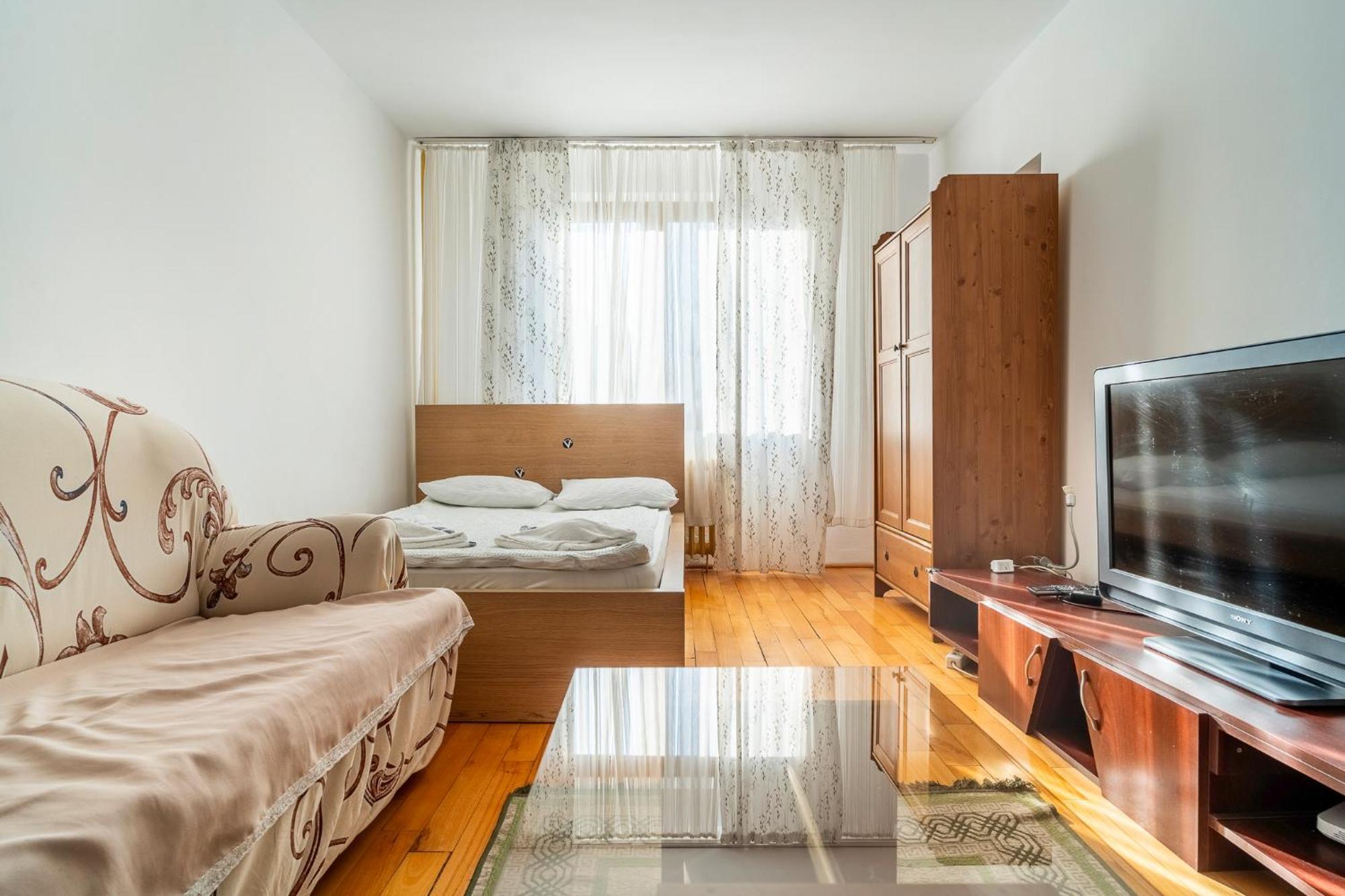Rustic & Spacious 3Br Apartment Bukarest Exteriör bild